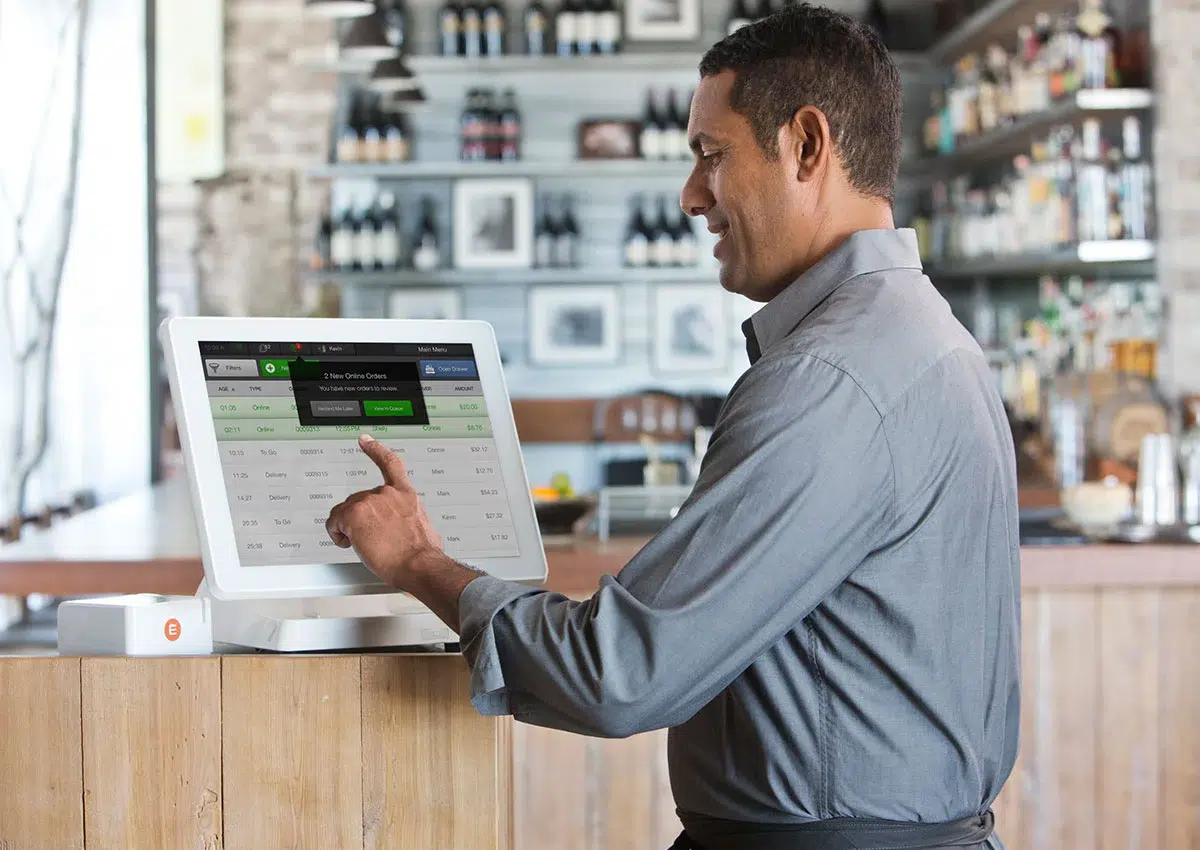 Stuck on Legacy (POS): Benefits of Switching to a Cloud-Based POS
