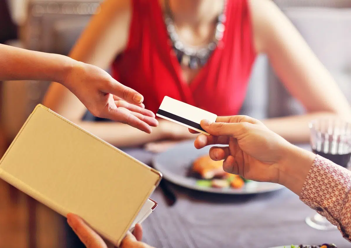 The Benefits of Offering Restaurant Gift Cards